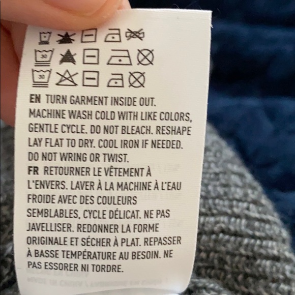 American Eagle grey strappy tank - Picture 4 of 4